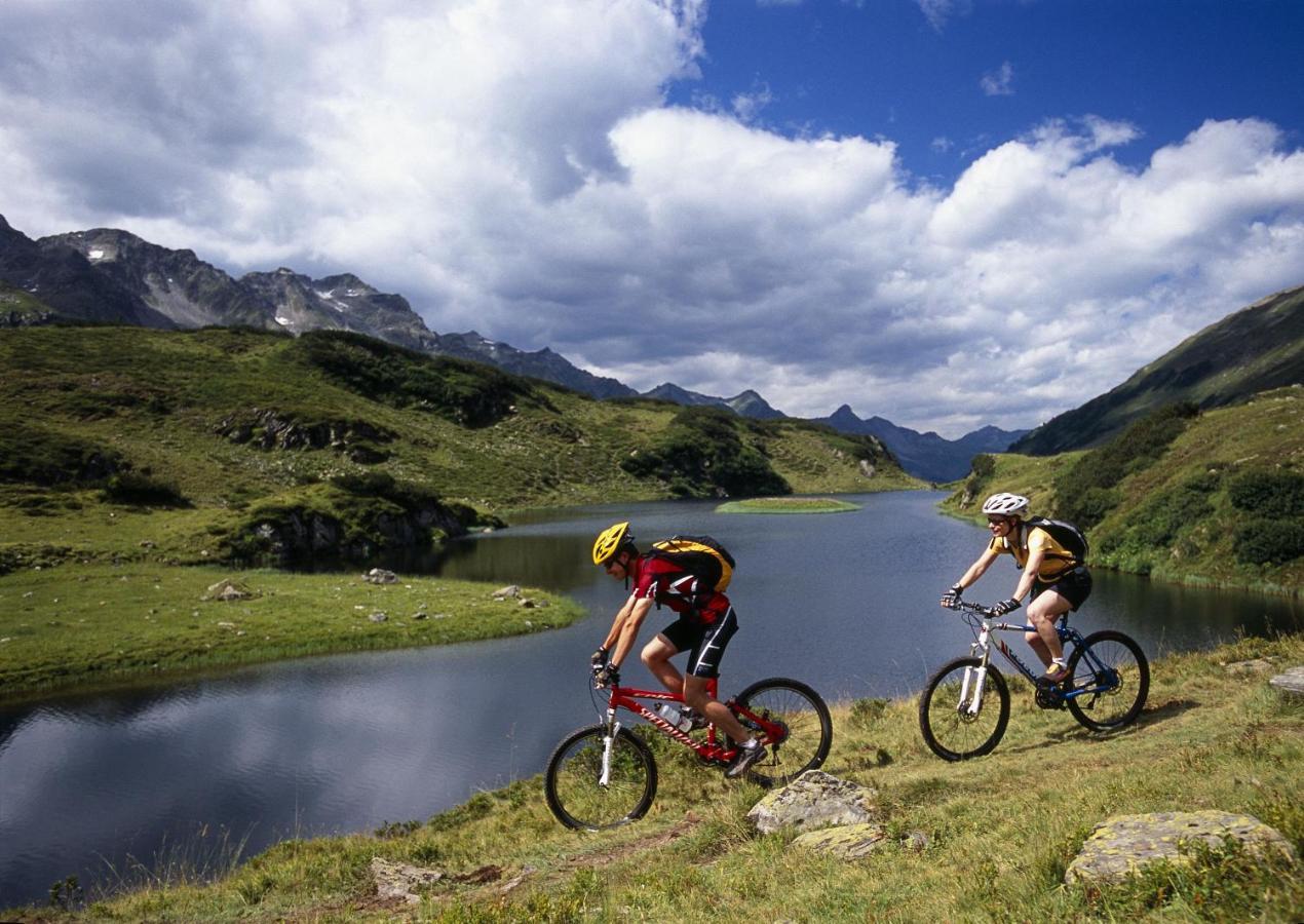 Brunnenhof Apartments Pettneu am Arlberg Cameră foto